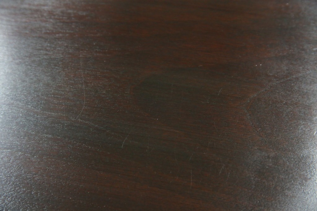 中古　美品　松本民芸家具　深みのある色合いに浮かび上がる木目が印象的なサイドテーブル　(R-081742)