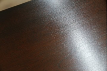 中古　美品　松本民芸家具　深みのある色合いに浮かび上がる木目が印象的なサイドテーブル　(R-081742)