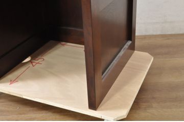 中古　美品　松本民芸家具　深みのある色合いに浮かび上がる木目が印象的なサイドテーブル(電話台、ナイトテーブル、花台、飾り台、引き出し)(R-081742)