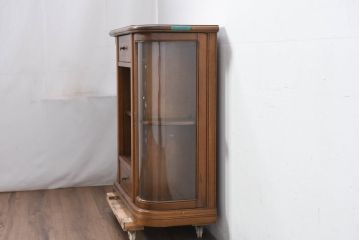 中古　イタリア　曲面ガラス　象嵌入りの小振りなサイドキャビネット(サイドボード、収納棚、戸棚、飾り棚、Rガラス、曲げガラス)(R-081746)
