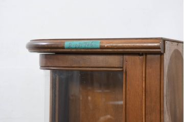 中古　イタリア　曲面ガラス　象嵌入りの小振りなサイドキャビネット(サイドボード、収納棚、戸棚、飾り棚、Rガラス、曲げガラス)(R-081746)