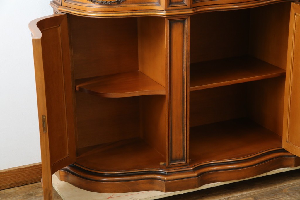 イタリアアンティーク　Galimberti Nino(ガリンベルティ・ニーノ)　高級品!!　凝ったつくり込みの象嵌入りサイドボード　(R-081747)