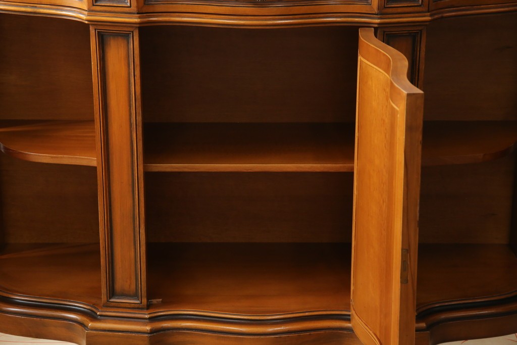 イタリアアンティーク　Galimberti Nino(ガリンベルティ・ニーノ)　高級品!!　凝ったつくり込みの象嵌入りサイドボード　(R-081747)