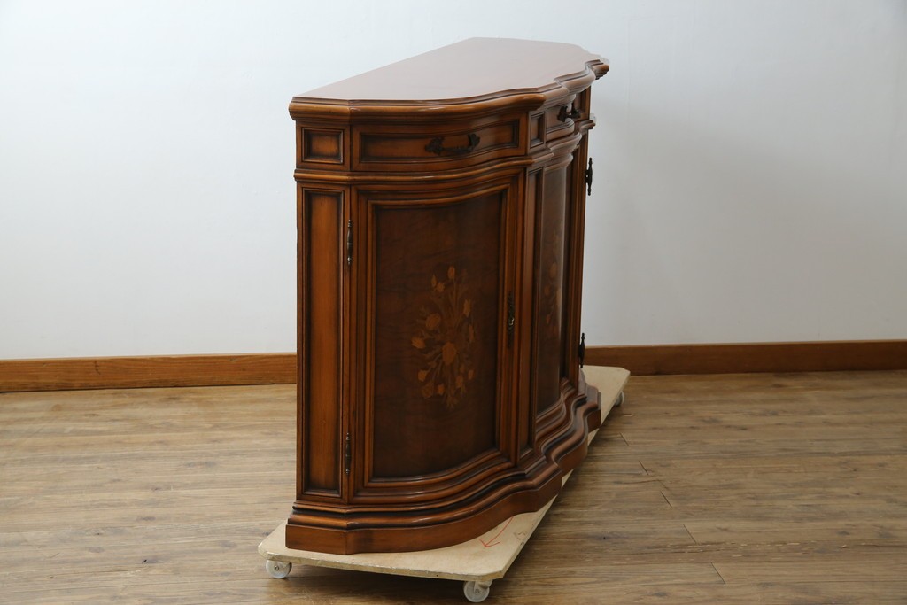 イタリアアンティーク　Galimberti Nino(ガリンベルティ・ニーノ)　高級品!!　凝ったつくり込みの象嵌入りサイドボード　(R-081747)