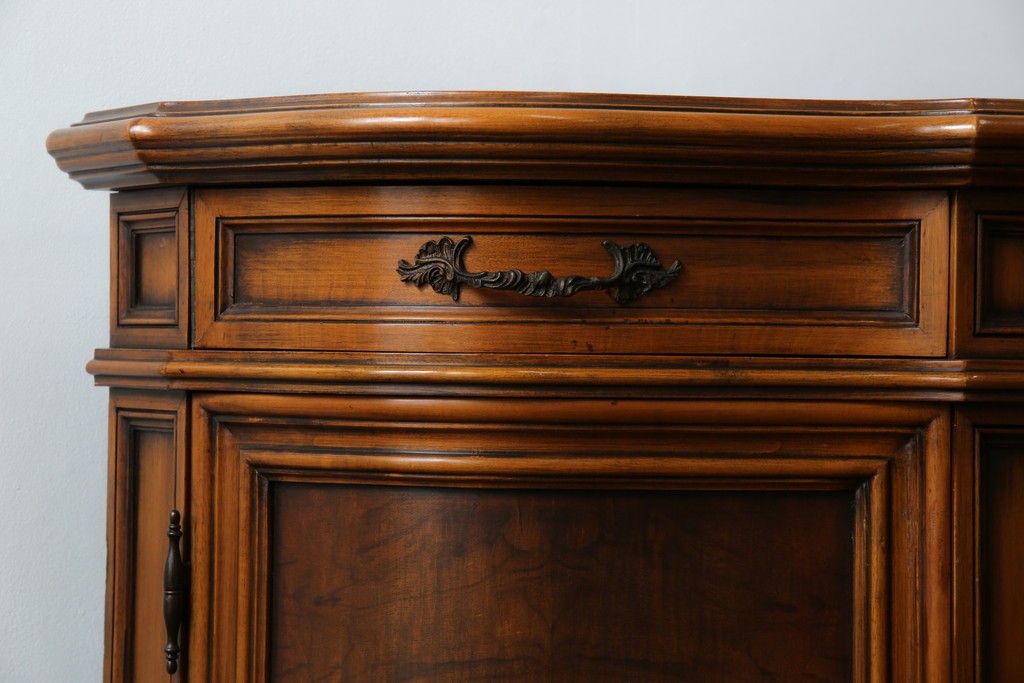 イタリアアンティーク　Galimberti Nino(ガリンベルティ・ニーノ)　高級品!!　凝ったつくり込みの象嵌入りサイドボード　(R-081747)