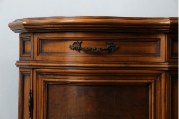 イタリアアンティーク　Galimberti Nino(ガリンベルティ・ニーノ)　高級品!!　凝ったつくり込みの象嵌入りサイドボード　(R-081747)