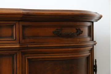 イタリアアンティーク　Galimberti Nino(ガリンベルティ・ニーノ)　高級品!!　凝ったつくり込みの象嵌入りサイドボード　(R-081747)