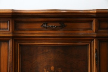 イタリアアンティーク　Galimberti Nino(ガリンベルティ・ニーノ)　高級品!!　凝ったつくり込みの象嵌入りサイドボード　(R-081747)