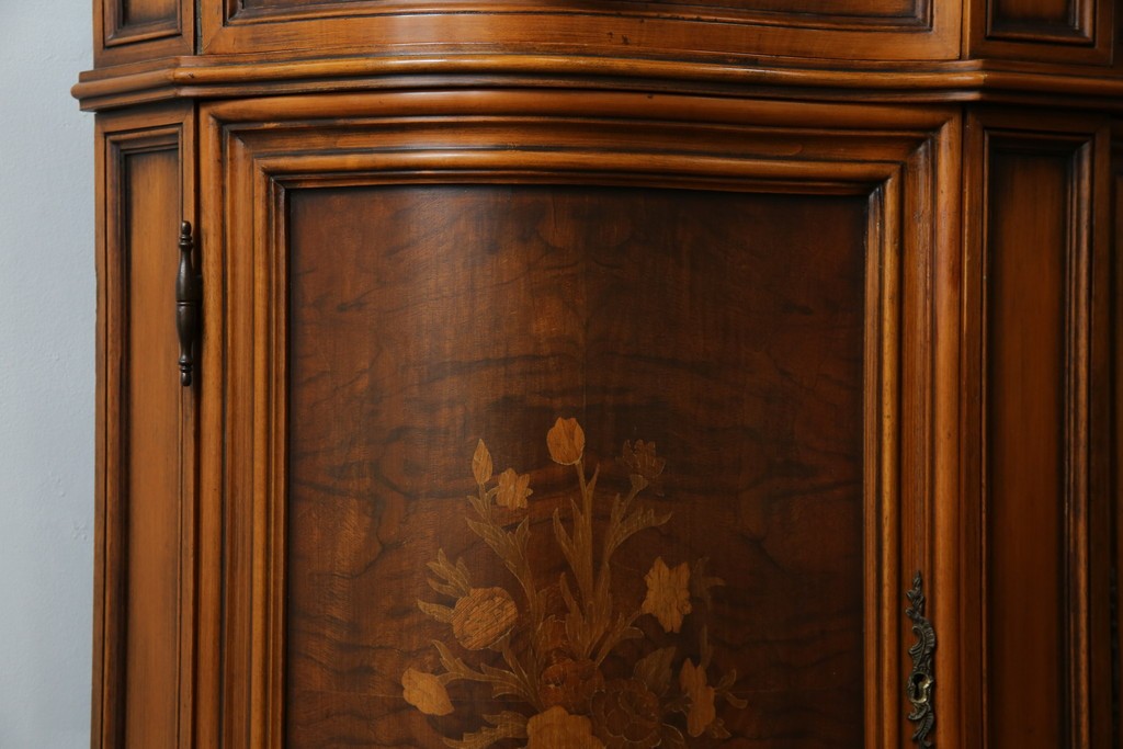 イタリアアンティーク　Galimberti Nino(ガリンベルティ・ニーノ)　高級品!!　凝ったつくり込みの象嵌入りサイドボード　(R-081747)