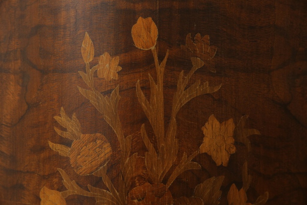 イタリアアンティーク　Galimberti Nino(ガリンベルティ・ニーノ)　高級品!!　凝ったつくり込みの象嵌入りサイドボード　(R-081747)