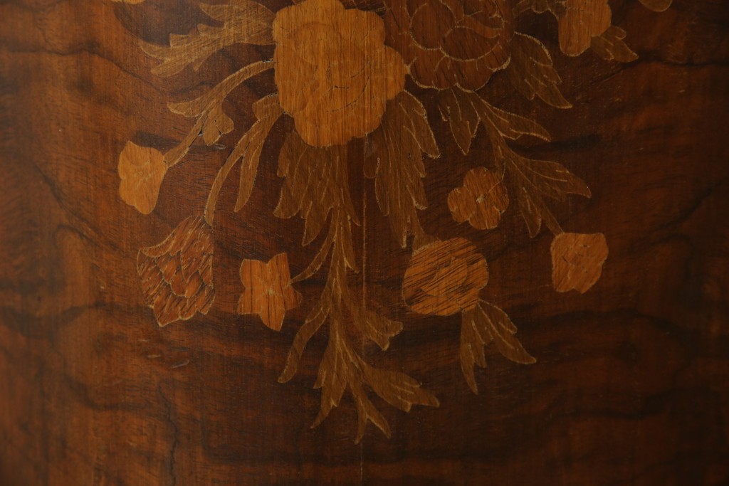 イタリアアンティーク　Galimberti Nino(ガリンベルティ・ニーノ)　高級品!!　凝ったつくり込みの象嵌入りサイドボード　(R-081747)