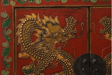 アジアンビンテージ　オリエンタルデザイン　朱塗り　龍の図が豪華なサイドキャビネット(収納棚、戸棚、サイドボード、ヴィンテージ)(R-081749)
