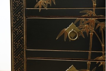 アジアンヴィンテージ　シノワズリ　オリエンタルデザイン　黒地に金の装飾が映える存在感抜群のサイドチェスト　(R-081751)