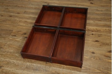 アジアンヴィンテージ　シノワズリ　オリエンタルデザイン　黒地に金の装飾が映える存在感抜群のサイドチェスト　(R-081751)