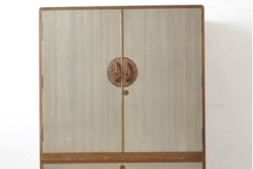 中古　ブランド家具　希少高級品!!　桑材の縁・彫刻の特注品　気品が漂う総桐箪笥・上段(並厚、着物箪笥、衣装タンス、和箪笥、和たんす)(R-081753)