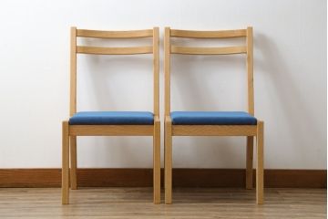 中古　短期展示品　美品　ヤクモ家具製作所　オーク材　シンプルチェア(SC40RO)　クッションタイプ　ナチュラルな風合いが優しい印象のチェア2脚セット(ダイニングチェア、椅子、イス、バラ売り可能)(R-081755)