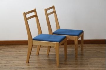 中古　短期展示品　美品　ヤクモ家具製作所　オーク材　シンプルチェア(SC40RO)　クッションタイプ　ナチュラルな風合いが優しい印象のチェア2脚セット(ダイニングチェア、椅子、イス、バラ売り可能)(R-081755)