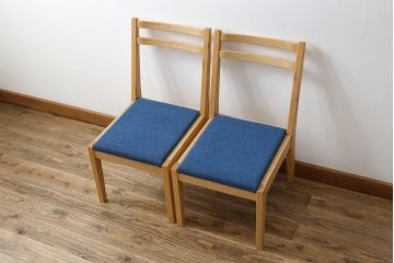 中古　短期展示品　美品　ヤクモ家具製作所　オーク材　シンプルチェア(SC40RO)　クッションタイプ　ナチュラルな風合いが優しい印象のチェア2脚セット(ダイニングチェア、椅子、イス、バラ売り可能)(R-081755)