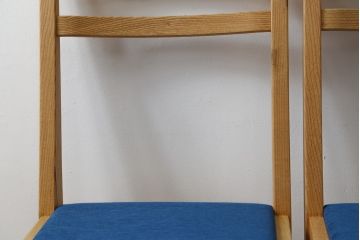 中古　短期展示品　美品　ヤクモ家具製作所　オーク材　シンプルチェア(SC40RO)　クッションタイプ　ナチュラルな風合いが優しい印象のチェア2脚セット(ダイニングチェア、椅子、イス、バラ売り可能)(R-081755)