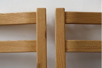 中古　短期展示品　美品　ヤクモ家具製作所　オーク材　シンプルチェア(SC40RO)　クッションタイプ　ナチュラルな風合いが優しい印象のチェア2脚セット(ダイニングチェア、椅子、イス、バラ売り可能)(R-081755)