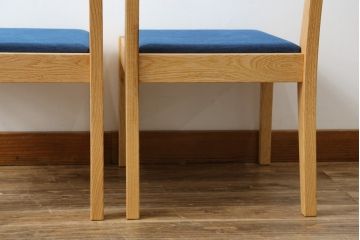 中古　短期展示品　美品　ヤクモ家具製作所　オーク材　シンプルチェア(SC40RO)　クッションタイプ　ナチュラルな風合いが優しい印象のチェア2脚セット(ダイニングチェア、椅子、イス、バラ売り可能)(R-081755)