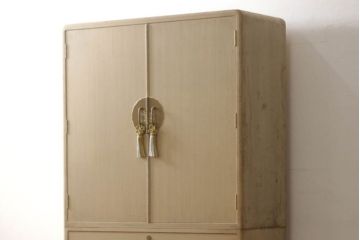 中古　伝統工芸士　吉沢昭次作　上品なデザインの金具が魅力の加茂総桐箪笥・上段(総桐たんす、着物箪笥、衣装箪笥、和タンス)(R-081756)