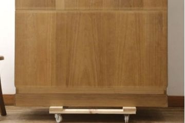 中古　伝統工芸士　吉沢昭次作　上品なデザインの金具が魅力の加茂総桐箪笥・下段(総桐たんす、収納箪笥、衣装箪笥、和タンス、チェスト、サイドチェスト)(R-081757)