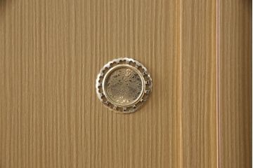 中古　美品　大阪泉州桐箪笥　特注　汚れが付きにくいメラミン化粧板を使った総桐箪笥・上段(総桐たんす、胴丸、和たんす、和タンス、衣装箪笥、和服箪笥、着物箪笥、収納箪笥)(R-081758)