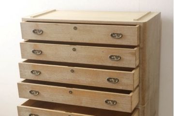 中古　シンプルなチェストに生まれ変わる加茂総桐箪笥・上段(胴丸、桐たんす、衣装箪笥、引き出し、和タンス、サイドチェスト、サイドボード)(R-081762)