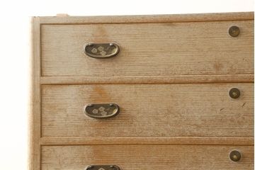中古　シンプルなチェストに生まれ変わる加茂総桐箪笥・上段(胴丸、桐たんす、衣装箪笥、引き出し、和タンス、サイドチェスト、サイドボード)(R-081762)