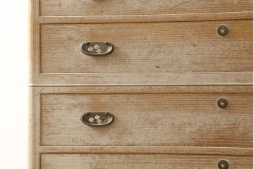 中古　シンプルなチェストに生まれ変わる加茂総桐箪笥・上段(胴丸、桐たんす、衣装箪笥、引き出し、和タンス、サイドチェスト、サイドボード)(R-081762)