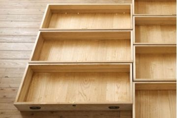 中古　シンプルなチェストに生まれ変わる加茂総桐箪笥・下段(胴丸、桐たんす、衣装箪笥、引き出し、和タンス、サイドチェスト、サイドボード)(R-081763)