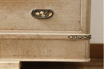 中古　シンプルなチェストに生まれ変わる加茂総桐箪笥・下段(胴丸、桐たんす、衣装箪笥、引き出し、和タンス、サイドチェスト、サイドボード)(R-081763)