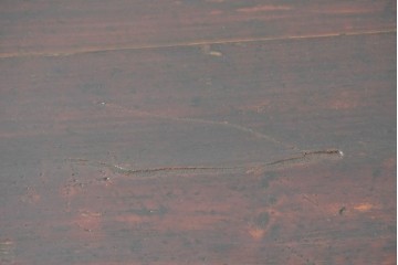 アジアンビンテージ　李朝デザイン　オリエンタルな意匠が目を惹く引き出し5杯付きのアンティーク調コンソールテーブル　(R-081768)