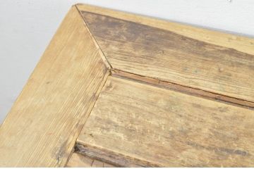 メキシコビンテージ　パイン材　ユニークなデザインの鉄脚(アイアンレッグ)が魅力的なローテーブル(センターテーブル、リビングテーブル、ヴィンテージ)(R-081773)