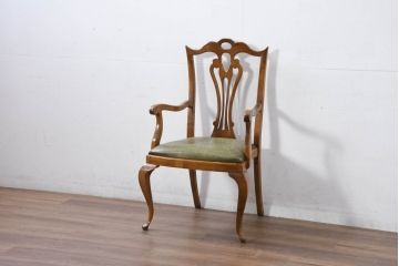 中古　バロッサバレンティ(VARO,S.A. VALENTI)　優雅な曲線美の猫脚と背もたれのデザインがクラシカルな雰囲気を高めるアームチェア(ダイニングチェア、イス、椅子)(定価約21万円)(R-081775)
