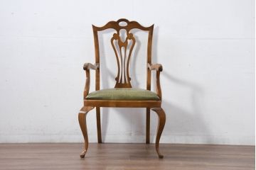 中古　バロッサバレンティ(VARO,S.A. VALENTI)　優雅な曲線美の猫脚と背もたれのデザインがクラシカルな雰囲気を高めるアームチェア(ダイニングチェア、イス、椅子)(定価約21万円)(R-081775)
