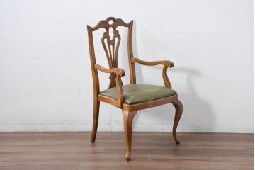 中古　バロッサバレンティ(VARO,S.A. VALENTI)　優雅な曲線美の猫脚と背もたれのデザインがクラシカルな雰囲気を高めるアームチェア(ダイニングチェア、イス、椅子)(定価約21万円)(R-081775)