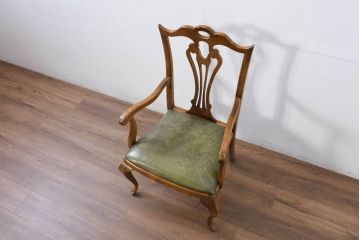 中古　バロッサバレンティ(VARO,S.A. VALENTI)　優雅な曲線美の猫脚と背もたれのデザインがクラシカルな雰囲気を高めるアームチェア(ダイニングチェア、イス、椅子)(定価約21万円)(R-081775)