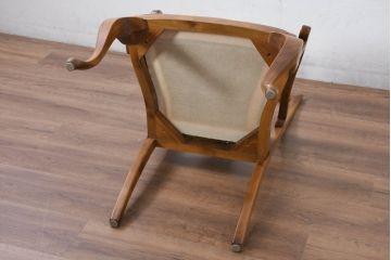 中古　バロッサバレンティ(VARO,S.A. VALENTI)　優雅な曲線美の猫脚と背もたれのデザインがクラシカルな雰囲気を高めるアームチェア(ダイニングチェア、イス、椅子)(定価約21万円)(R-081775)
