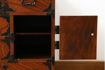 和製ビンテージ　民芸家具　欅(ケヤキ)材　品の良い佇まいと美しい杢目が魅力の小箪笥(小物収納、整理箪笥、小タンス、収納タンス、引き出し、ヴィンテージ)(R-081777)
