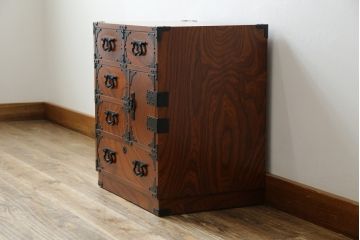 和製ビンテージ　民芸家具　欅(ケヤキ)材　品の良い佇まいと美しい杢目が魅力の小箪笥(小物収納、整理箪笥、小タンス、収納タンス、引き出し、ヴィンテージ)(R-081777)