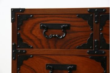 和製ビンテージ　民芸家具　欅(ケヤキ)材　品の良い佇まいと美しい杢目が魅力の小箪笥(小物収納、整理箪笥、小タンス、収納タンス、引き出し、ヴィンテージ)(R-081777)