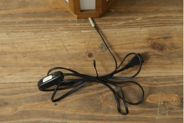 和製ヴィンテージ　大光電機(DAIKO)　繊細な木製フレームの台形フロアスタンド　(R-081778)