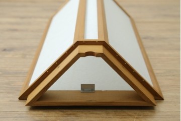 和製ヴィンテージ　大光電機(DAIKO)　繊細な木製フレームの台形フロアスタンド　(R-081778)