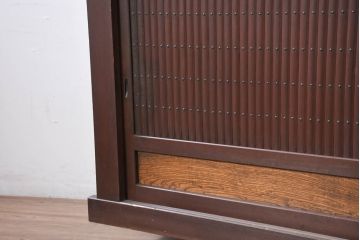 和製アンティーク　美品!!　和の風格あふれる佇まいが魅力的な丸桟引き戸の重ね水屋箪笥(キャビネット、食器棚、カップボード、収納棚、戸棚、バラ売り可能)(R-081779)