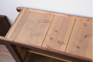 和製アンティーク　美品!!　和の風格あふれる佇まいが魅力的な丸桟引き戸の水屋箪笥サイドボード(食器棚、収納棚、戸棚、カップボード、サイドキャビネット)(R-081781)