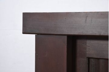和製アンティーク　美品!!　和の風格あふれる佇まいが魅力的な丸桟引き戸の水屋箪笥サイドボード(食器棚、収納棚、戸棚、カップボード、サイドキャビネット)(R-081781)
