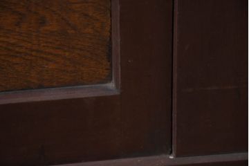 和製アンティーク　美品!!　和の風格あふれる佇まいが魅力的な丸桟引き戸の水屋箪笥サイドボード(食器棚、収納棚、戸棚、カップボード、サイドキャビネット)(R-081781)