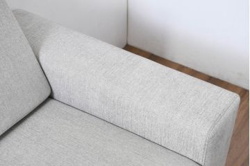  中古　BoConcept(ボーコンセプト)　Anders Norgaard(アンダース・ノルガード)デザイン　I.D.V.2(アイディーヴィーツー)　快適な座り心地と高級感ある空間を演出してくれる2.5人掛けソファ(2.5P、アームソファ、北欧)(定価約22万円)(R-081784)
